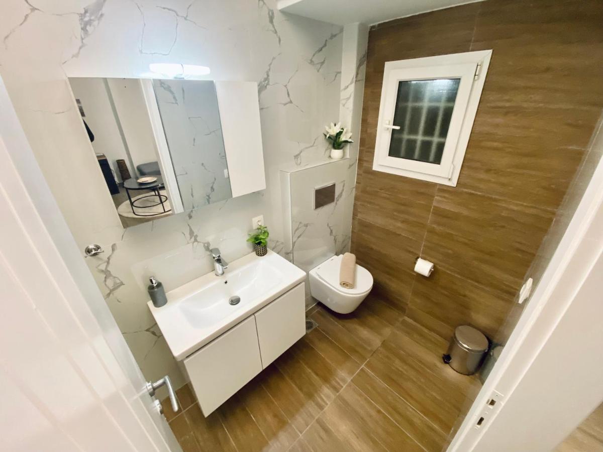 Central Grey Quiet Apartment Thessaloniki Exterior photo