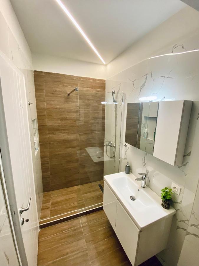 Central Grey Quiet Apartment Thessaloniki Exterior photo